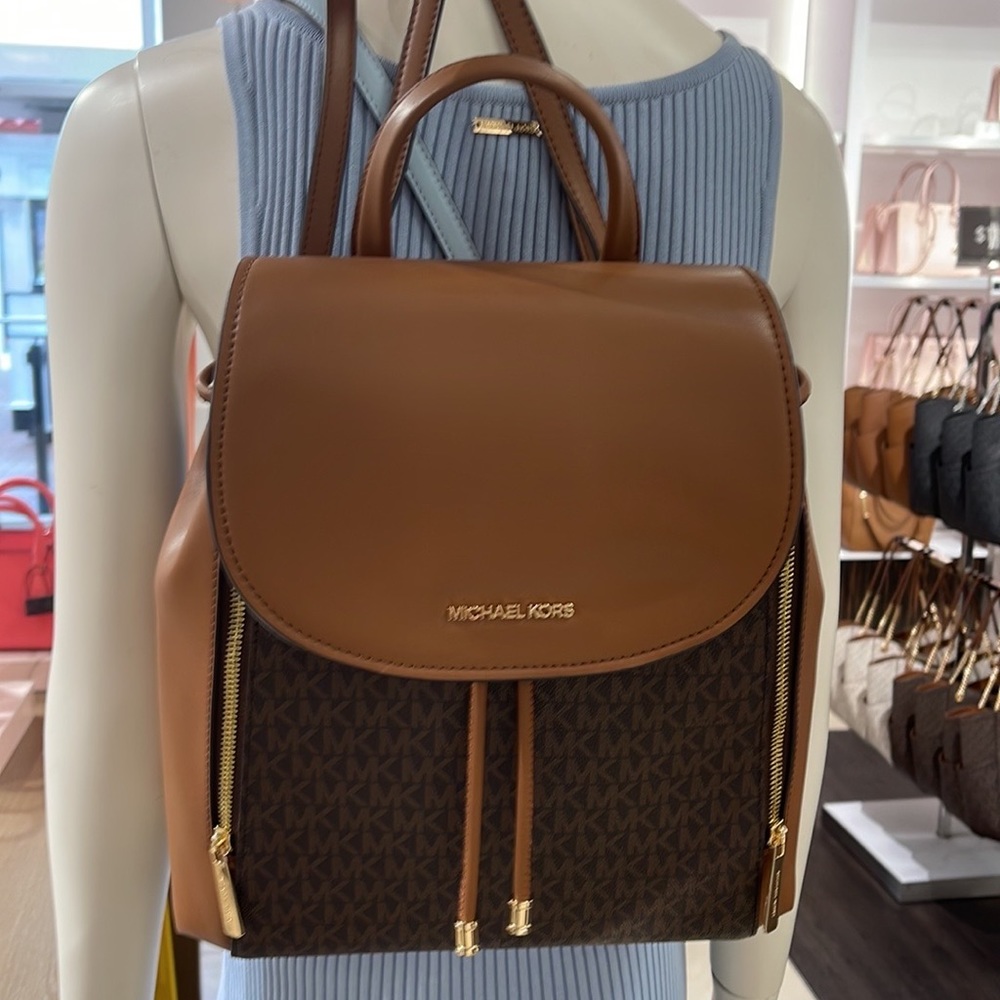 Michael Kors Phoebe 35F2G8PB2B Flap Drawstring Backpack 
Brown Signature 
NWT - Picture 6 of 16